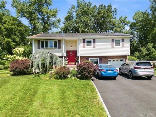 785 Sequoia Dr, Valley Cottage, NY, 10989-1910 | Card Image
