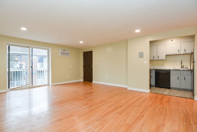 UNIT-1221 - 1186 Worcester Rd, Condo with 1 bedrooms, 1 bathrooms and 2 parking in Framingham MA | Image 25