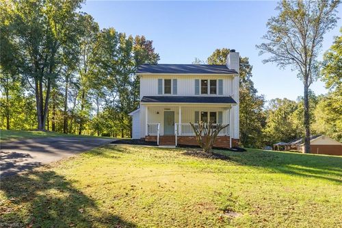 5226 Shaddowfax Dr, Kernersville, NC, 27284-9675 | Card Image