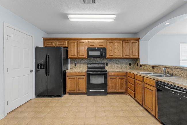 708 Sapphire Blvd, House other with 4 bedrooms, 2 bathrooms and null parking in Hewitt TX | Image 10