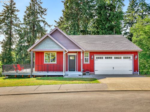 104 South Pl, Astoria, OR, 97103-5555 | Card Image