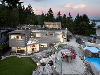 3722 Southridge Pl, House other with 5 bedrooms, 4 bathrooms and 6 parking in West Vancouver BC | Image 3