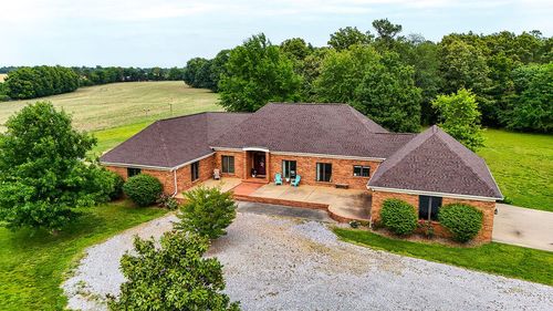 662 Macedonia Church Rd, Mayfield, KY, 42066-8561 | Card Image