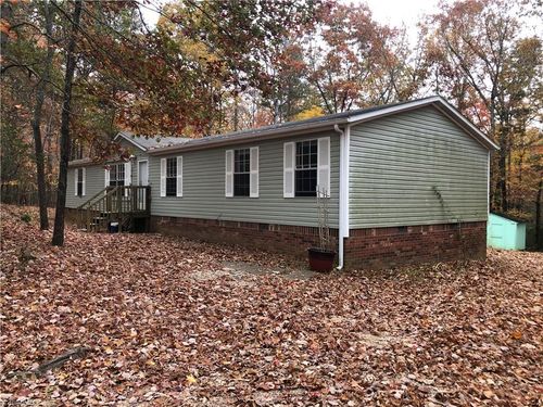 308 Wolf Crk, Ararat, VA, 24053-3821 | Card Image