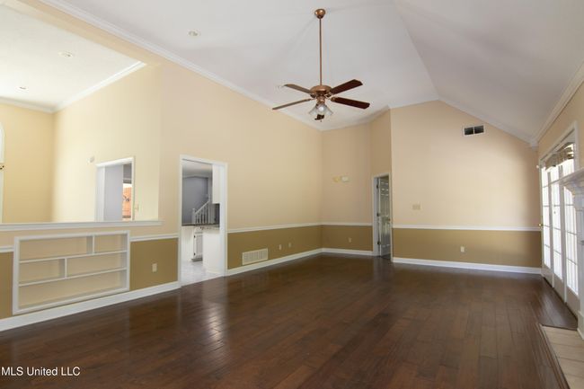 Living Area | Image 5