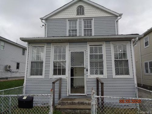 19 E 10th Rd, Broad Channel, NY, 11693-1136 | Card Image