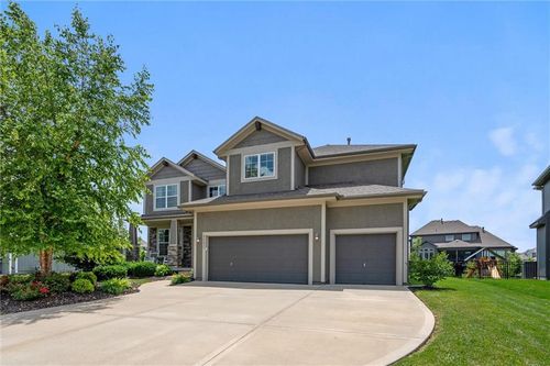 24631 W 126th St, Olathe, KS, 66061-8917 | Card Image
