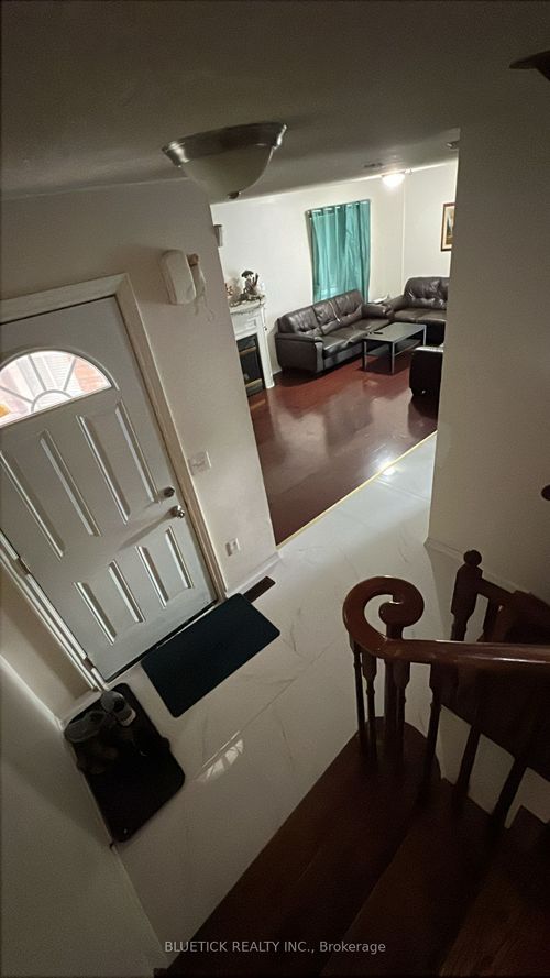 108 Sandyshores Dr, Brampton, ON, L6R2M3 | Card Image