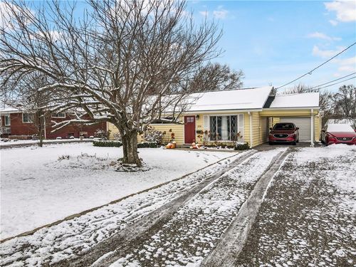 308 Eisenhower Dr, Natrona Heights, PA, 15065-2508 | Card Image