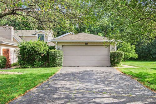 438 Deerpath Dr W, Schererville, IN, 46375 | Card Image