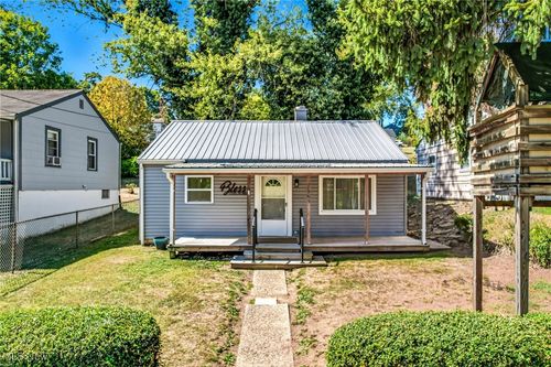 1365 Sunnyside St, East Liverpool, OH, 43920-1651 | Card Image