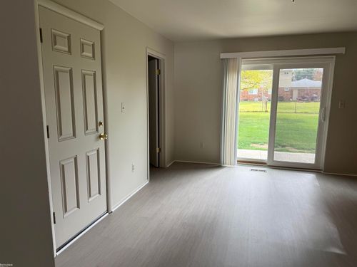 5480 23 Mile Rd, Shelby Township, MI, 48316-4210 | Card Image