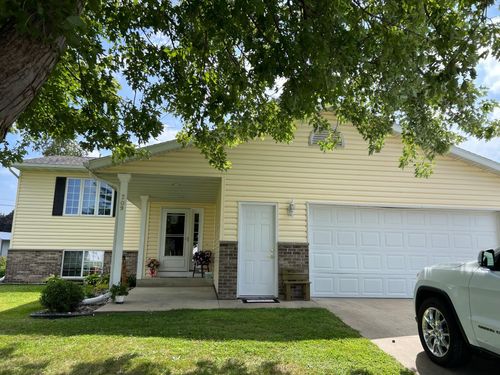 709 Mlinar Ave, Spring Valley, MN, 55975-1538 | Card Image