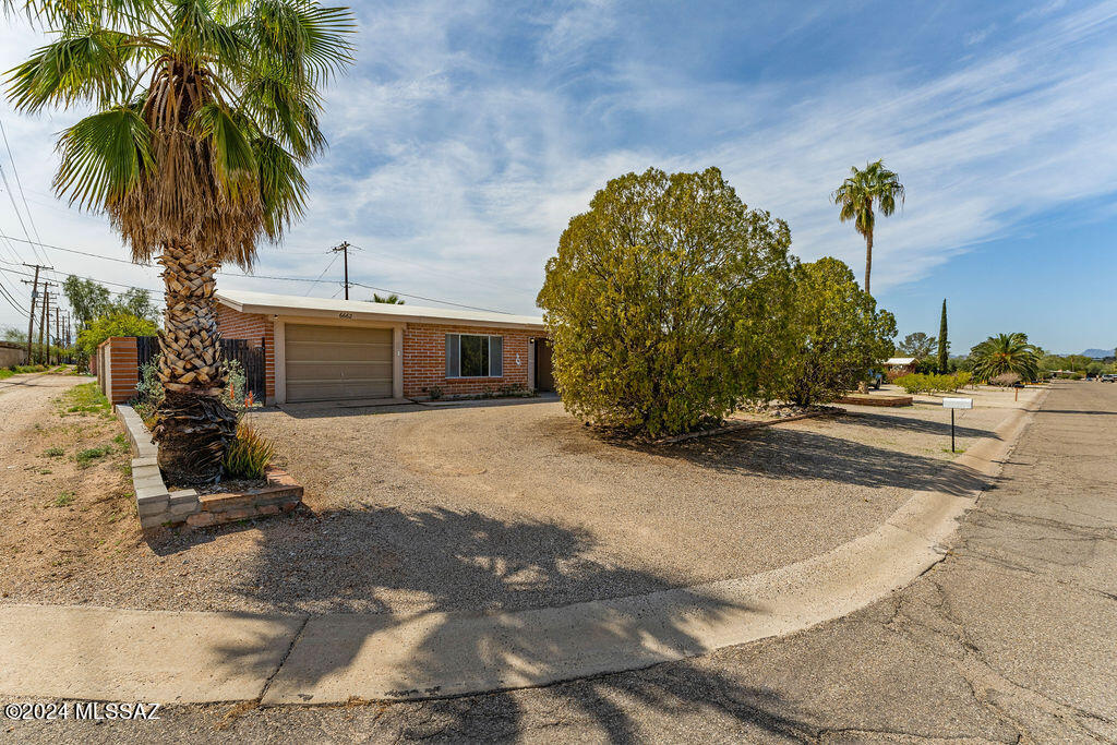 Paseo San Andres , Tucson, AZ 85710