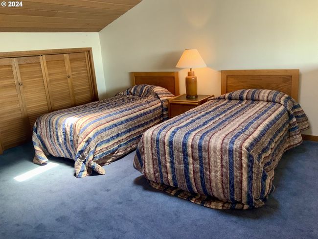 Bedroom-Upper | Image 17