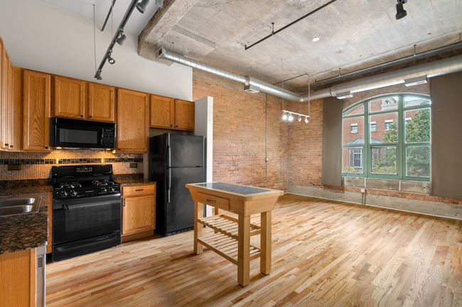 APT-211 - 2001 Calumet Ave, Home with 0 bedrooms, 1 bathrooms and 1 parking in CHICAGO IL | Image 12