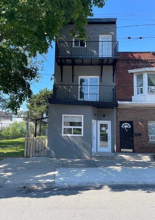 3-646 Lansdowne Ave, Toronto, ON, M6H3Y7 | Card Image