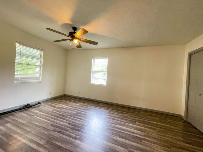 8140 Tx State Highway 62, House other with 2 bedrooms, 1 bathrooms and null parking in Buna TX | Image 17