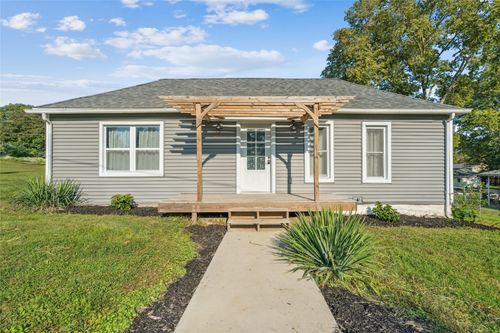 519 B Ave Se, Mount Vernon, IA, 52314-1538 | Card Image