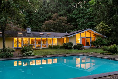 100 Crow Hill Road, Mount Kisco, NY, 10549 | Card Image