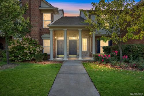 3582 Tremonte Cir S, Rochester, MI, 48306-5009 | Card Image