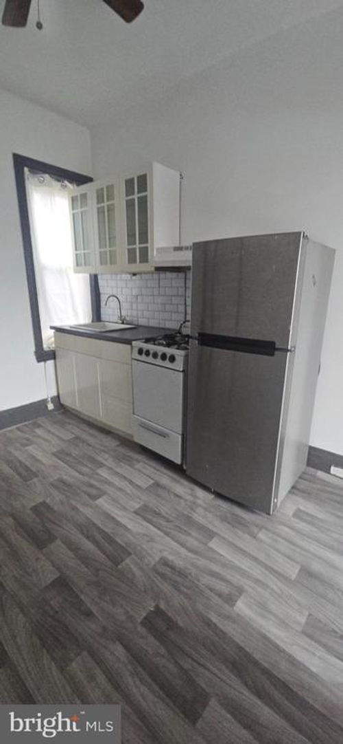 2r-3258 N Park Ave, Philadelphia, PA, 19140-5211 | Card Image