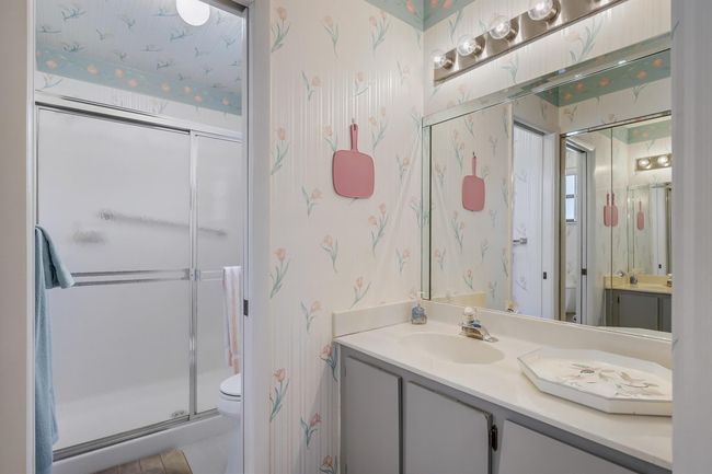 APT-201 - 7610 Tahiti Ln, Condo with 2 bedrooms, 2 bathrooms and null parking in Lake Worth FL | Image 16