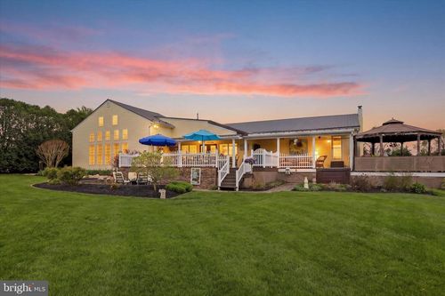 10678 Scenic View Dr, GREENCASTLE, PA, 17225-9359 | Card Image