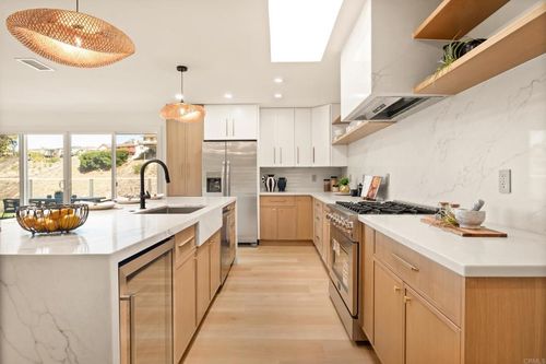 2134 Flying Hills Ln, El Cajon, CA, 92020-1360 | Card Image