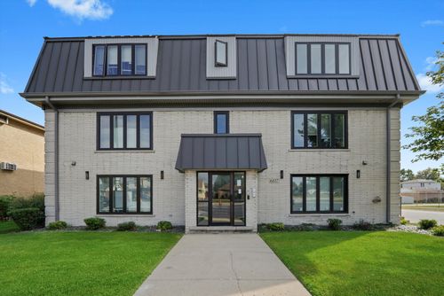 2e-6837 W 95th St, Oak Lawn, IL, 60453-2073 | Card Image