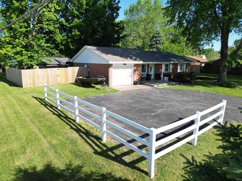 623 S Hickory Ln, Petersburg, IN, 47567-8303 | Card Image