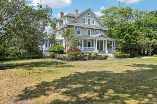 90 Thompson Ave, Babylon, NY, 11702-3405 | Card Image