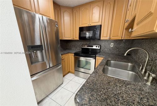 apt-101-2565 W 56th St, Hialeah, FL, 33016-4707 | Card Image