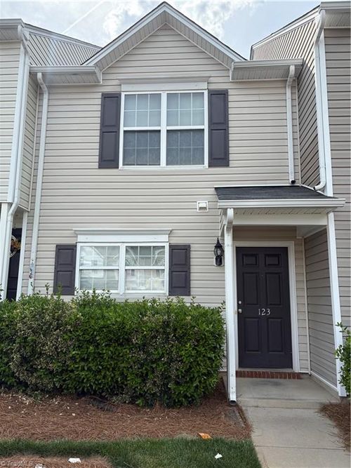 123 Silhouette Dr, Greensboro, NC, 27405-2961 | Card Image