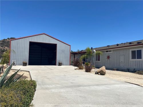 2445 Helen Rd, Fallbrook, CA, 92028-9640 | Card Image