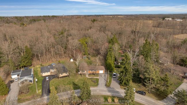 3763 Whitecap Dr, House other with 3 bedrooms, 2 bathrooms and 5 parking in Innisfil ON | Image 39