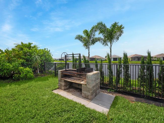 12578 Sw Sunrise Lake Ter, House other with 3 bedrooms, 3 bathrooms and null parking in Port St. Lucie FL | Image 19
