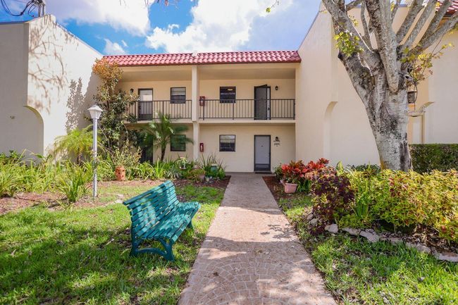 APT-2-202 - 2050 Oleander Blvd, Condo with 1 bedrooms, 2 bathrooms and null parking in Fort Pierce FL | Image 11