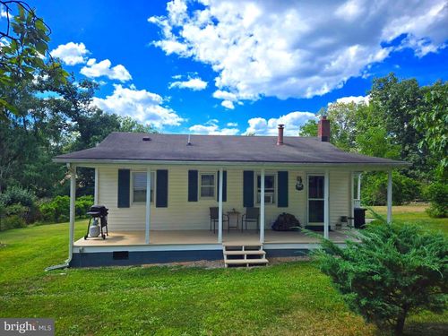 117 Lake View Dr, AUGUSTA, WV, 26704-8195 | Card Image