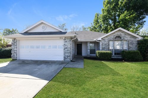 914 Pierce Arrow Dr, Arlington, TX, 76001-7414 | Card Image
