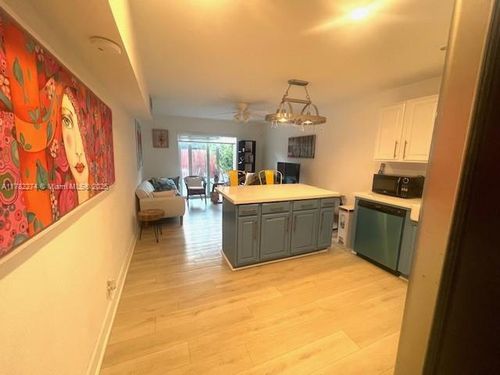 2-1560 Ne 145th St, Miami, FL, 33161-3025 | Card Image