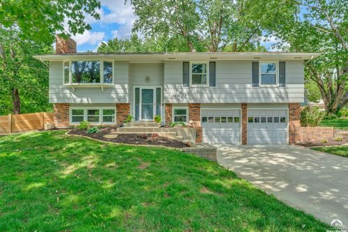 3428 Trail Rd, Lawrence, KS, 66049-2226 | Card Image