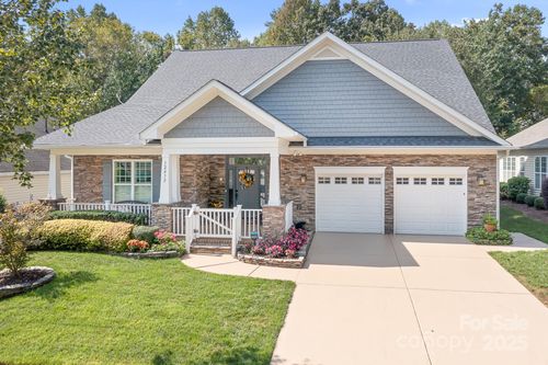 12432 Meetinghouse Dr, Cornelius, NC, 28031-8243 | Card Image