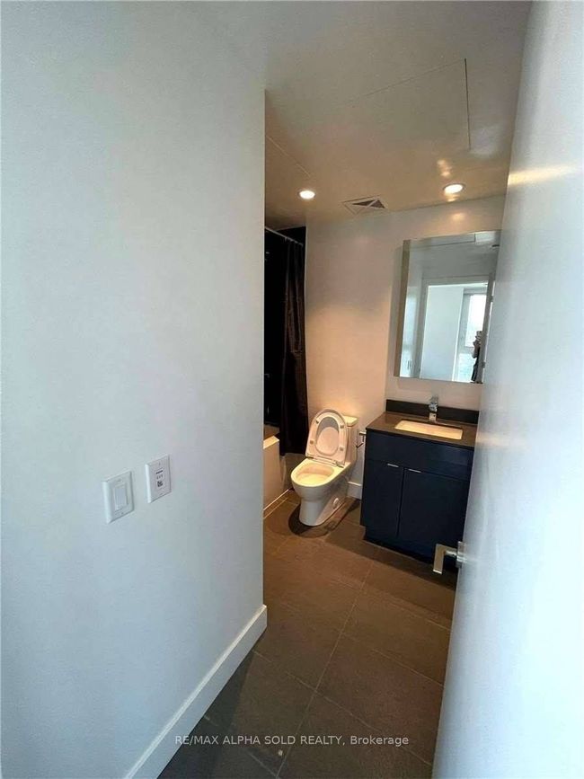 1905 - 7 Grenville St, Condo with 2 bedrooms, 2 bathrooms and null parking in Toronto ON | Image 15
