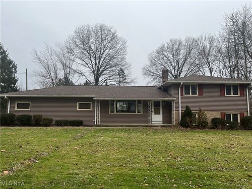 9152 Fosdick Rd, Valley View, OH, 44125-3418 | Card Image