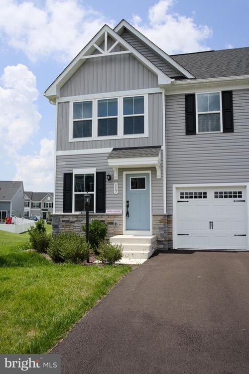 117 Dunster St, MARTINSBURG, WV, 25405-4313 | Card Image