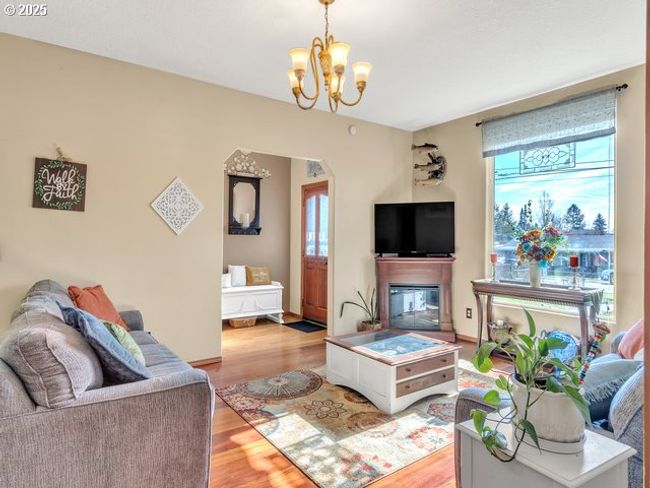 423 E Main St, House other with 5 bedrooms, 3 bathrooms and null parking in Carlton OR | Image 7