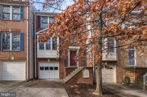 2106 Patty Ln, VIENNA, VA, 22182-4020 | Card Image