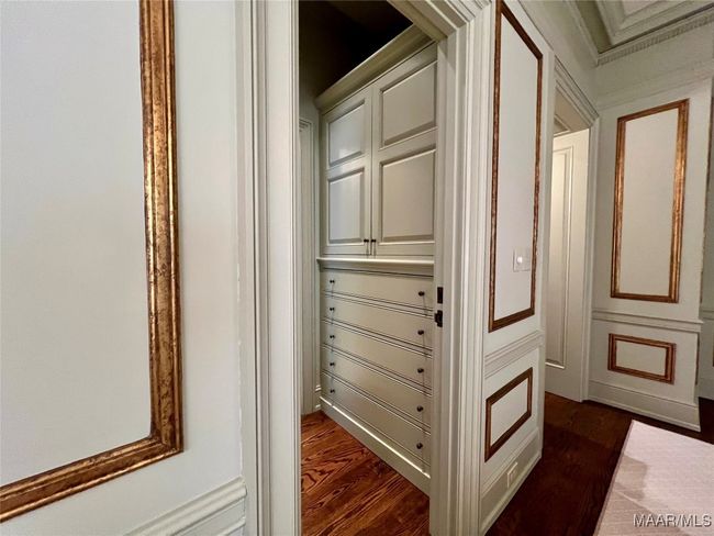 Guest bedroom closet | Image 34