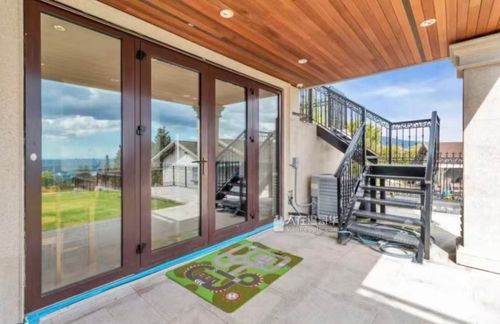 1327 Chartwell Drive, West Vancouver, BC, V7S2R4 | Card Image